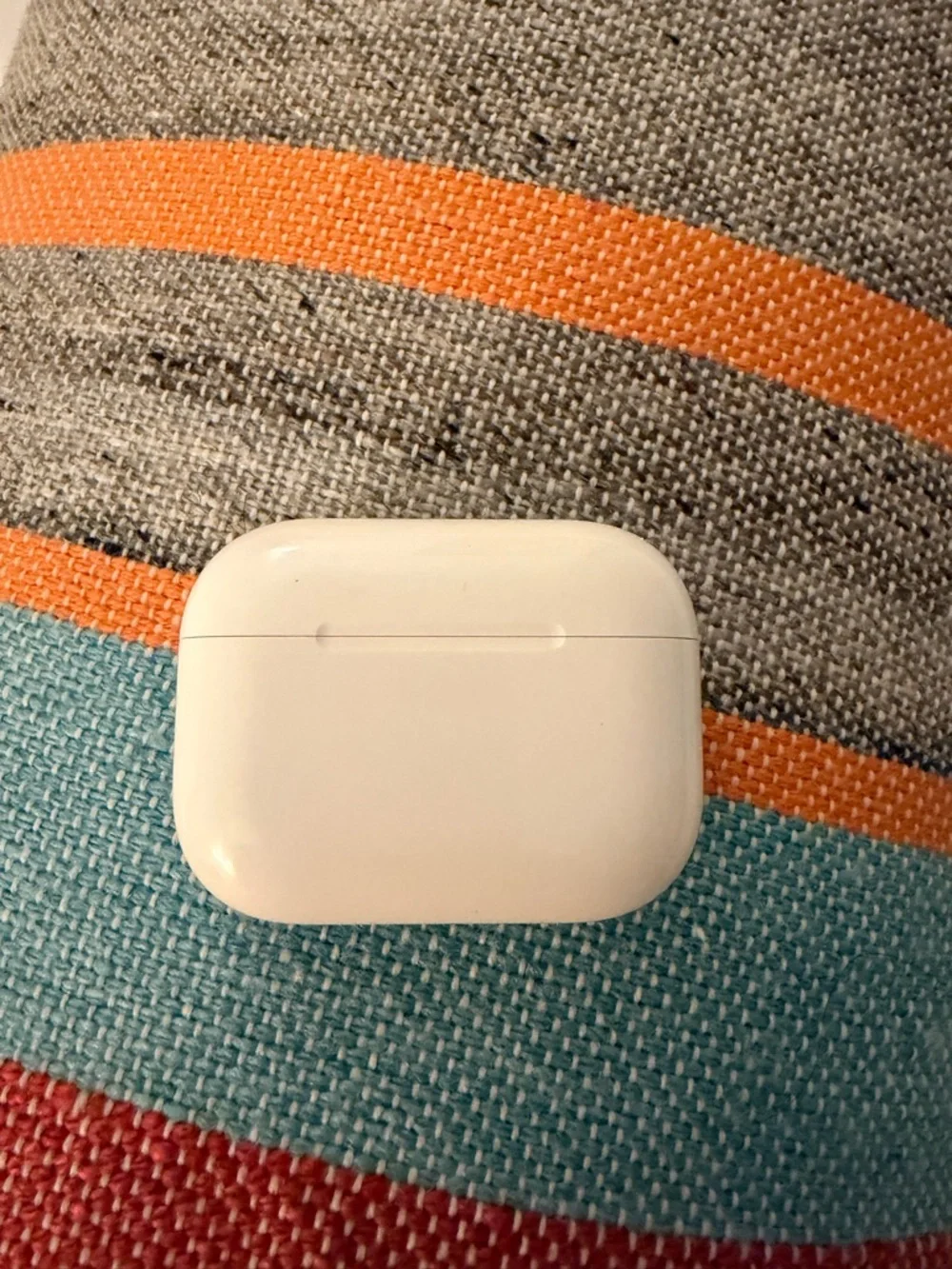 Apple White Wireless Earbuds Charging Case - (case only)